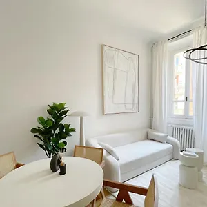  Appartamento Casa Unica - Typical & Charming - Navigli Ii Italia